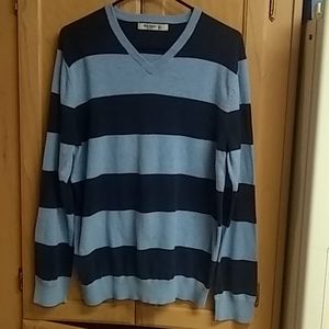 Old Navy Men's LG v neck sweater shirt.